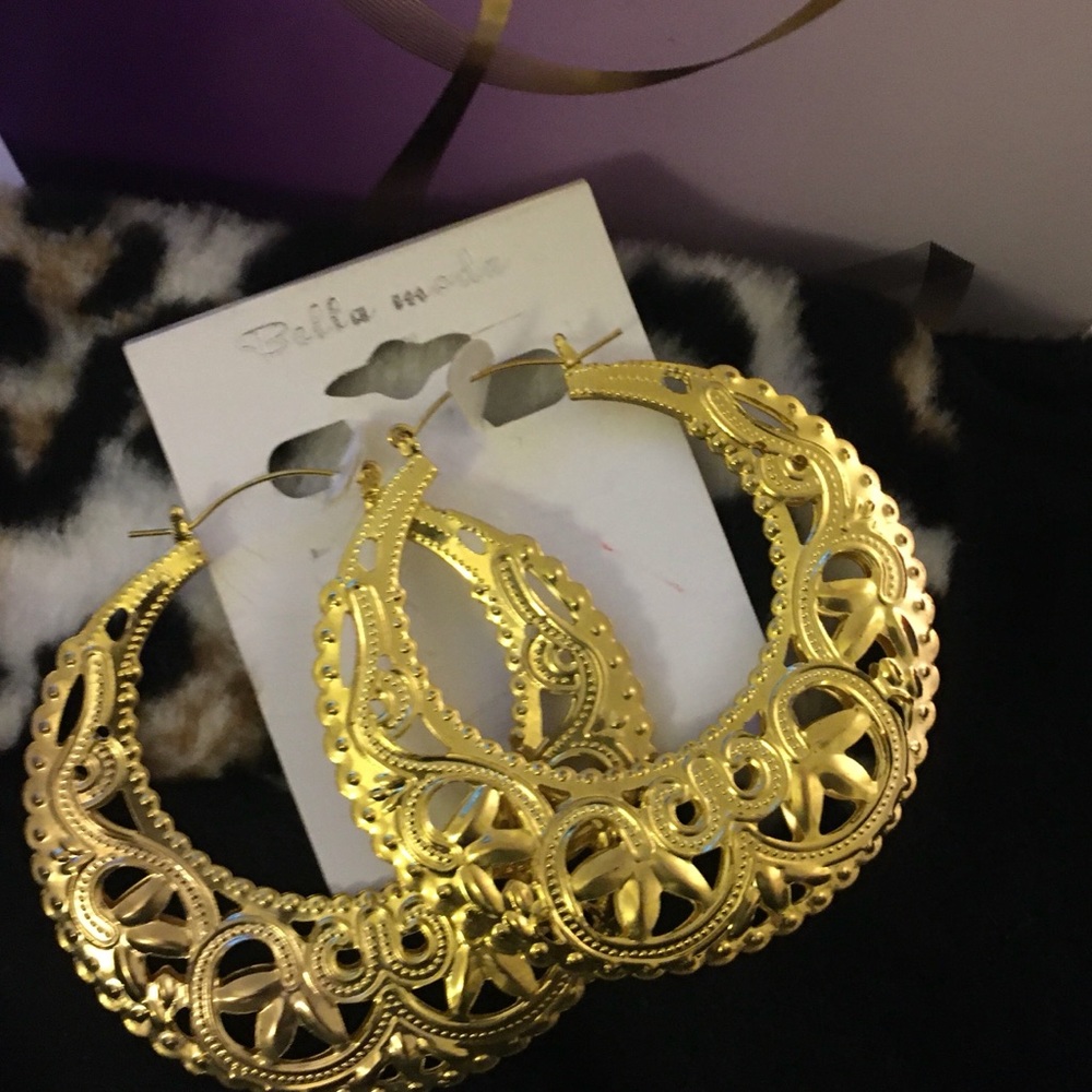 Earrings- Stylish, Mixer, or Work 💄👠👜👛